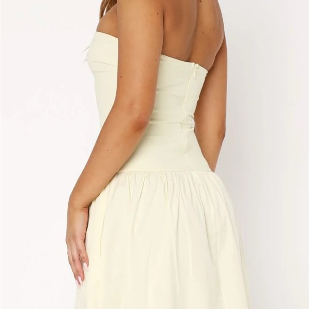 White Fox Boutique Take Back Strapless Maxi Dress With Pockets in Lemon Size XS - Picture 3 of 6